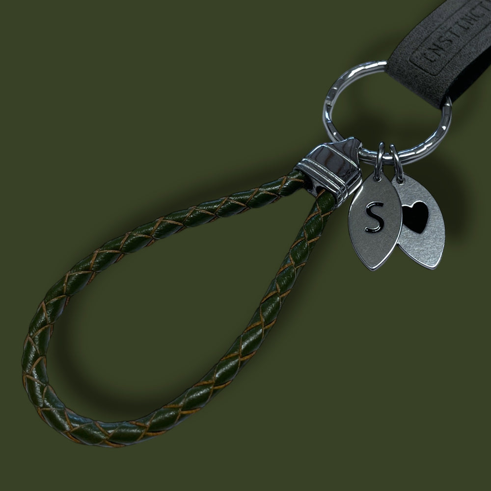 LEATHER KEYRING | OLIVE image 1
