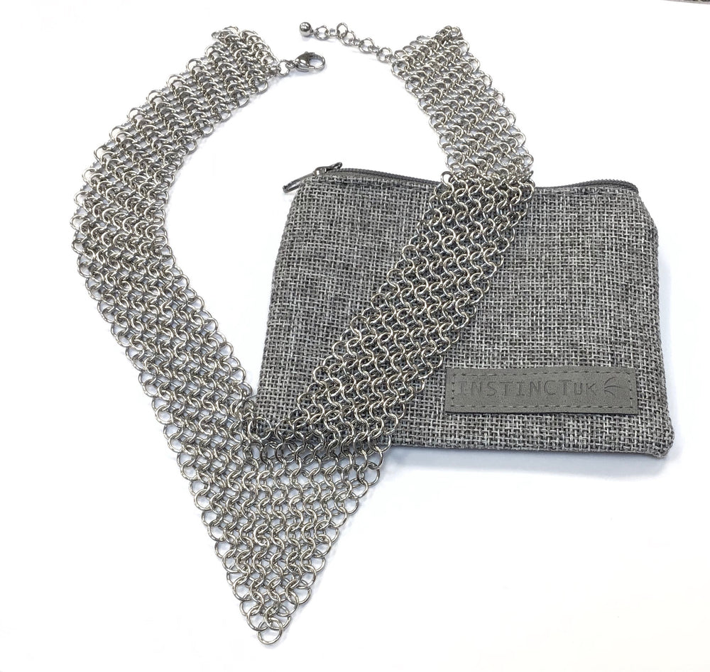 CHAIN MAILLE NECKLACE | European V Necklace image 1