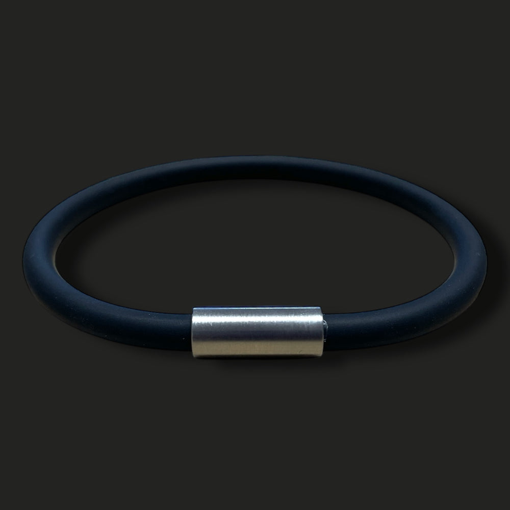 BLACK SILICONE BRACELET image 1