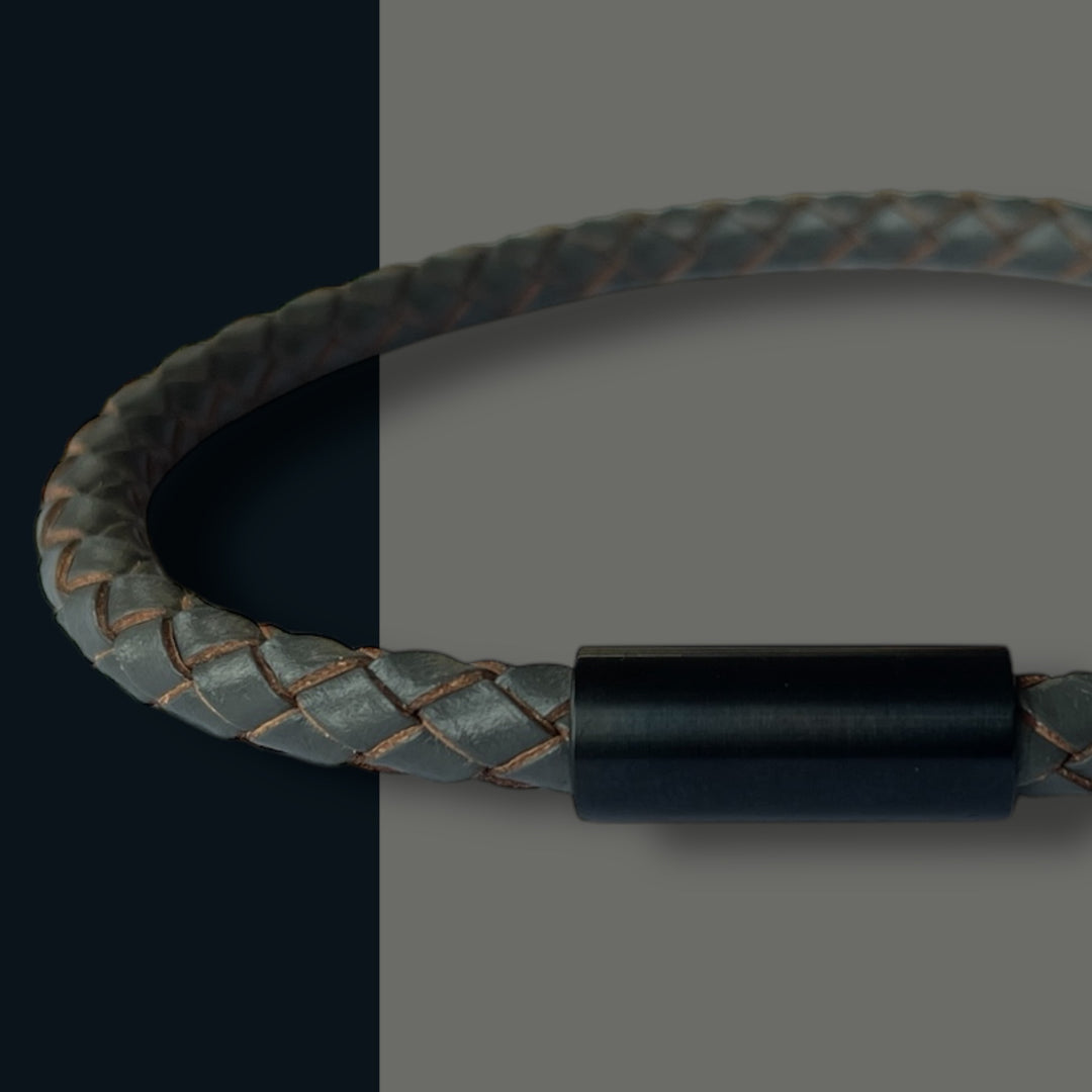 GREY LEATHER BRACELET | BLACK STEEL image 0