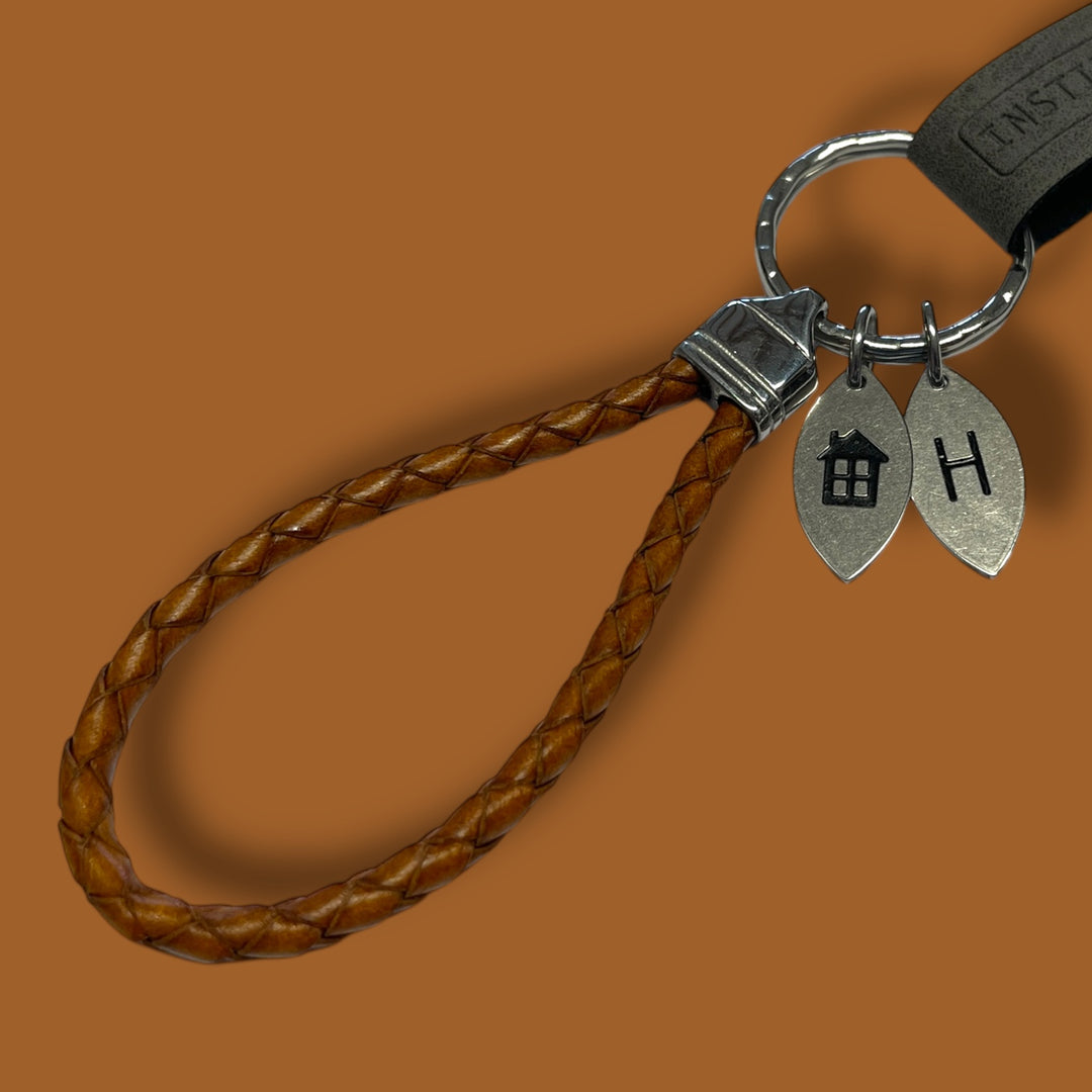 LEATHER KEYRING | TAN image 1